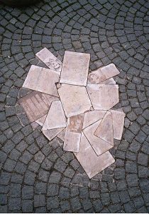 420px-scholl-denkmal_munchen